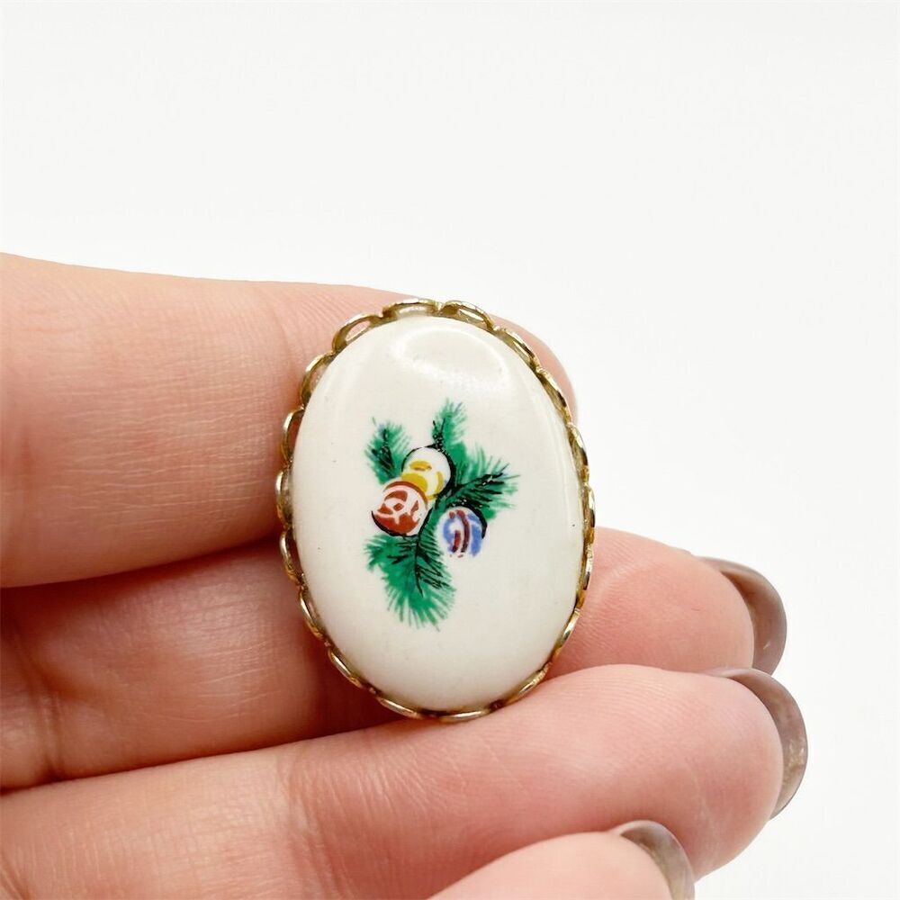 Vintage Small Christmas Flower Candle & Pine Bough Brooch Pin Oval Holiday Theme